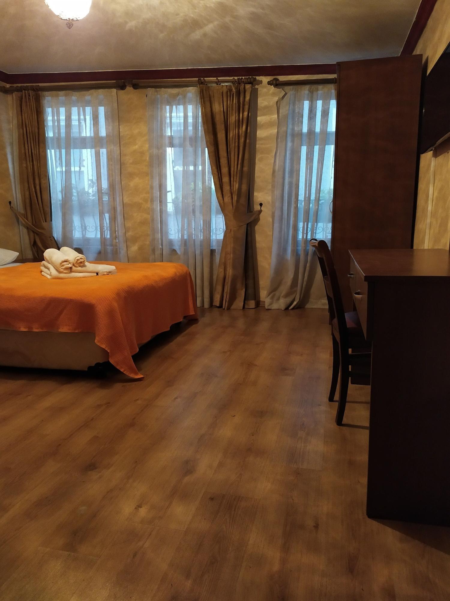 Istanbul Irish Hotel Esterno foto