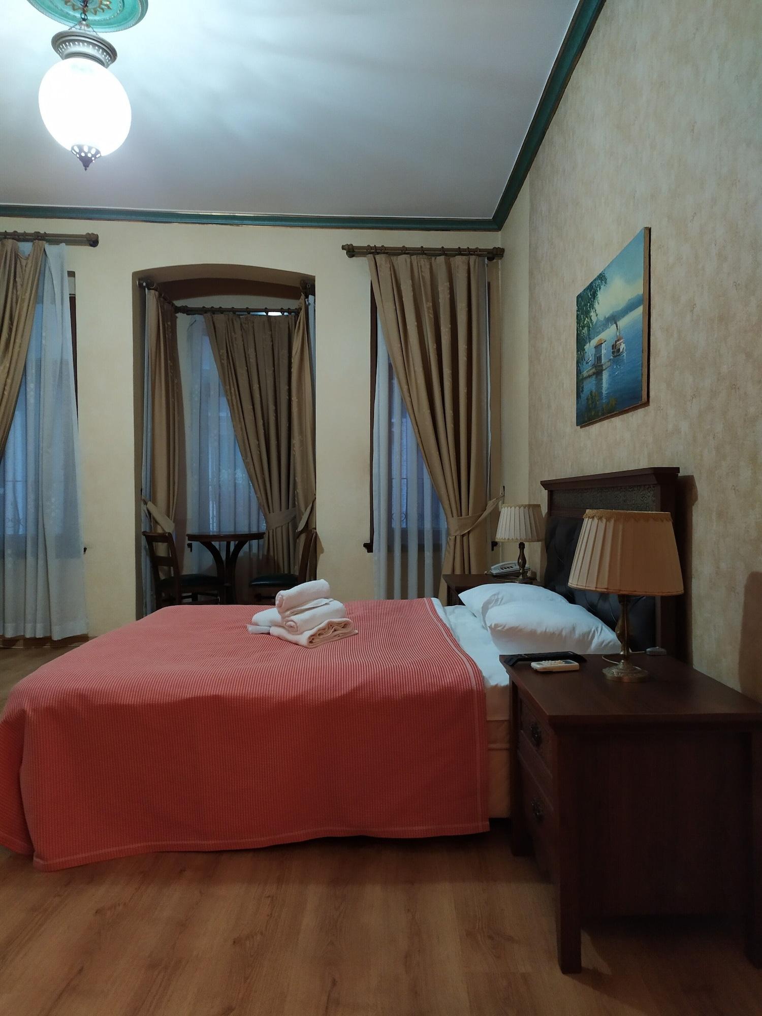 Istanbul Irish Hotel Esterno foto