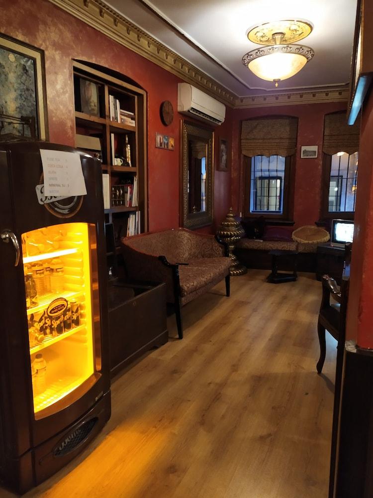 Istanbul Irish Hotel Esterno foto