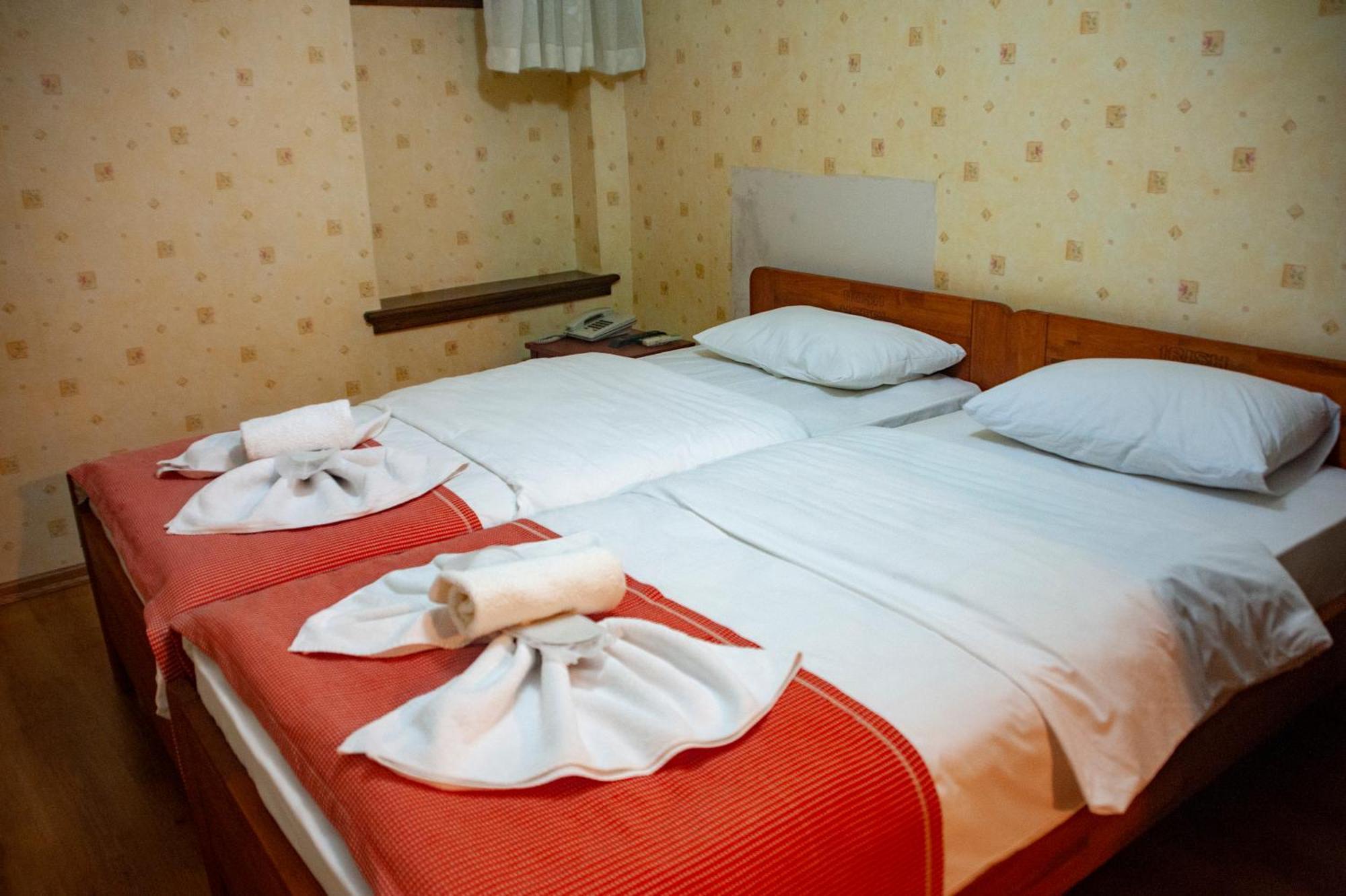Istanbul Irish Hotel Esterno foto