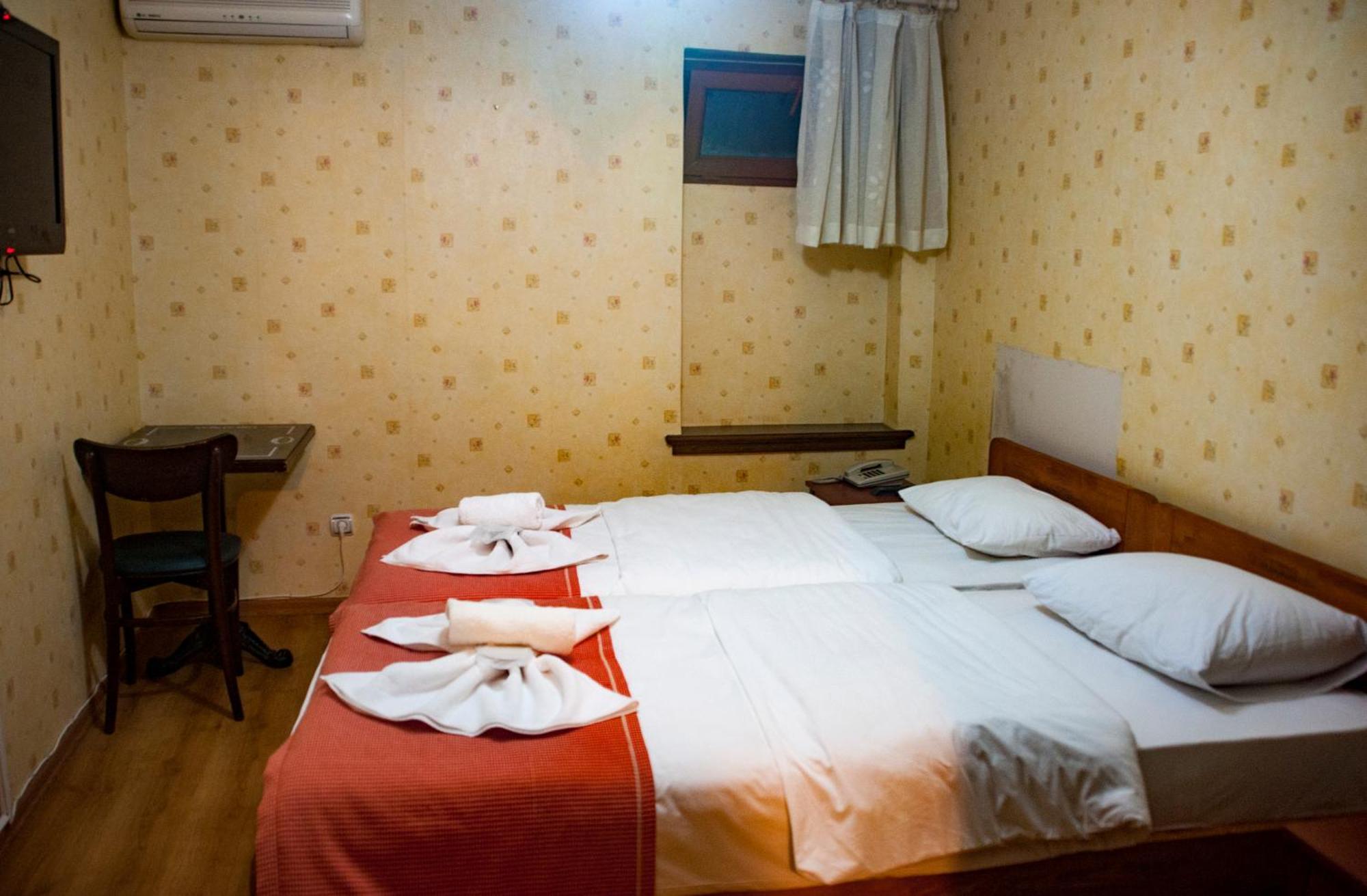 Istanbul Irish Hotel Esterno foto