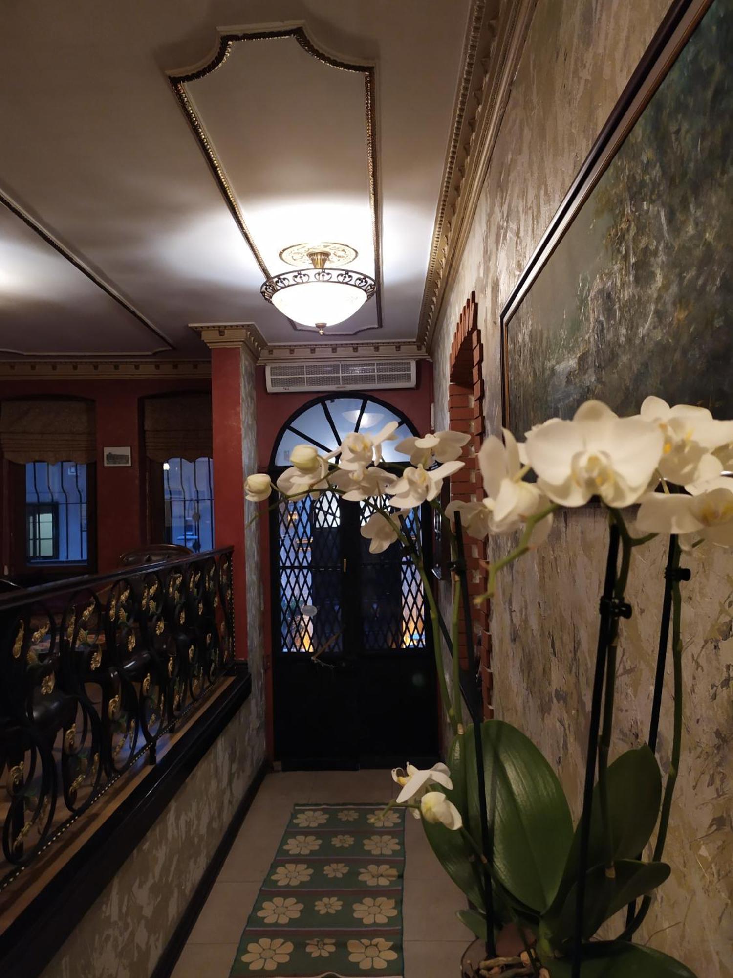 Istanbul Irish Hotel Esterno foto
