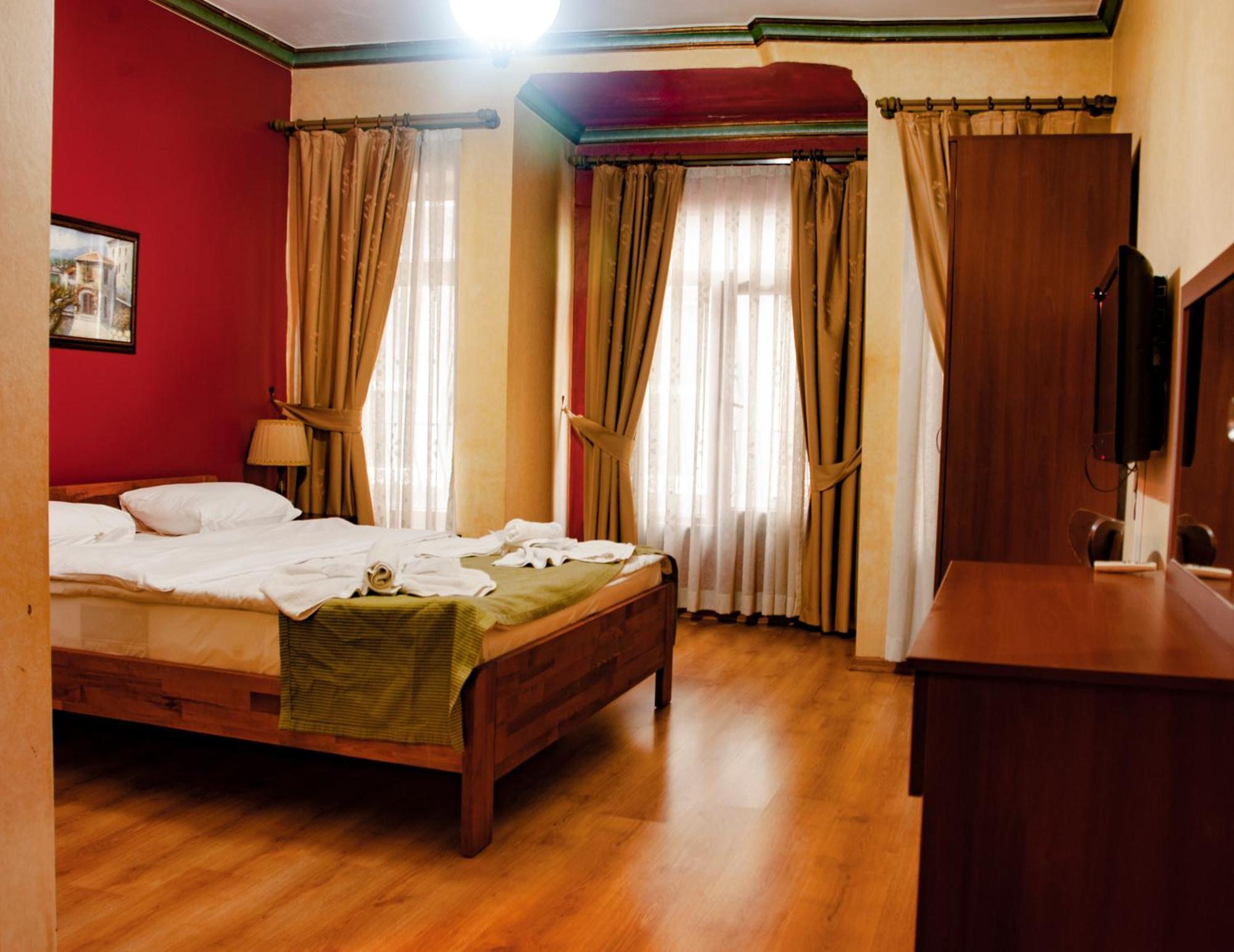 Istanbul Irish Hotel Esterno foto