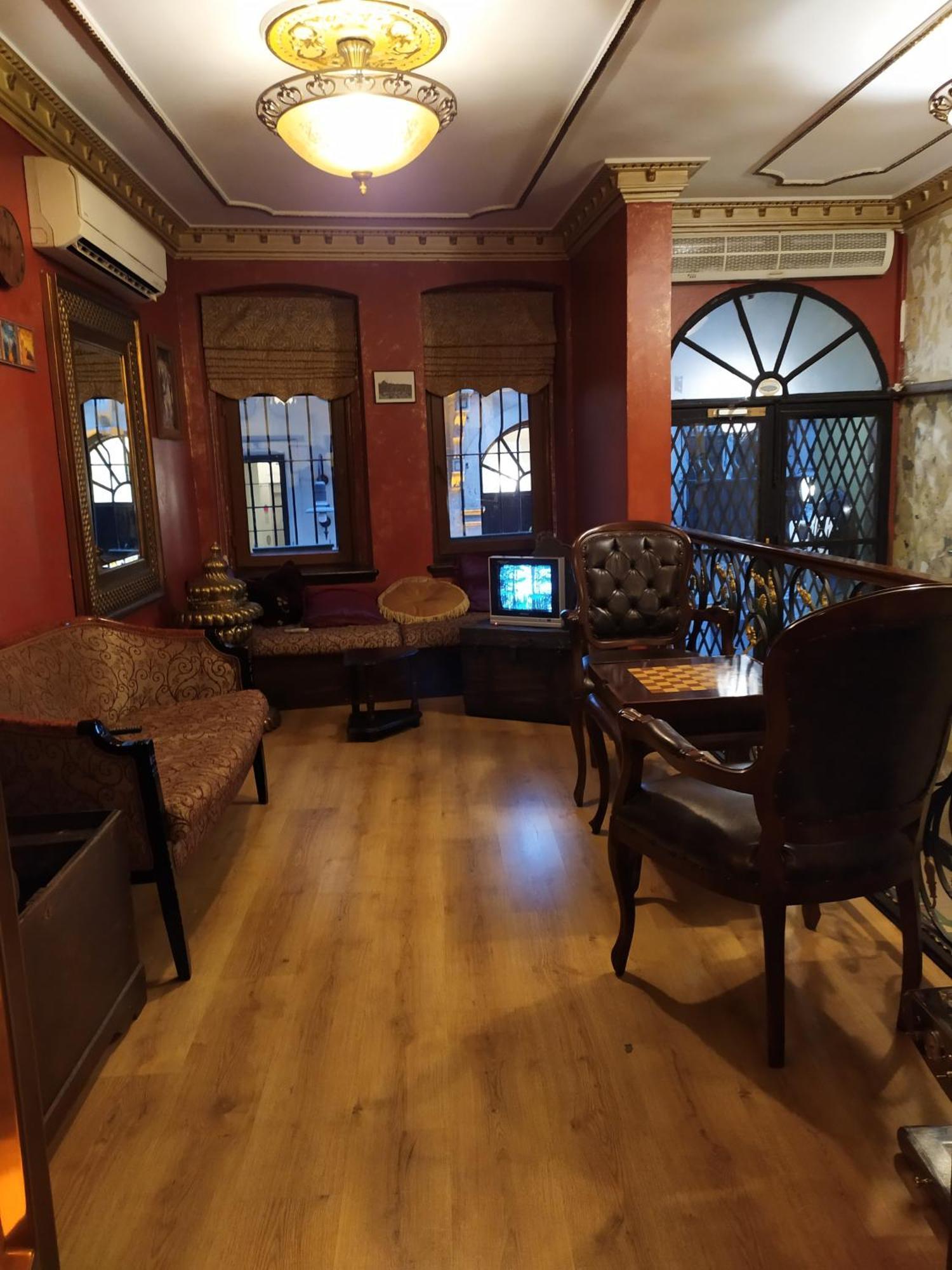 Istanbul Irish Hotel Esterno foto