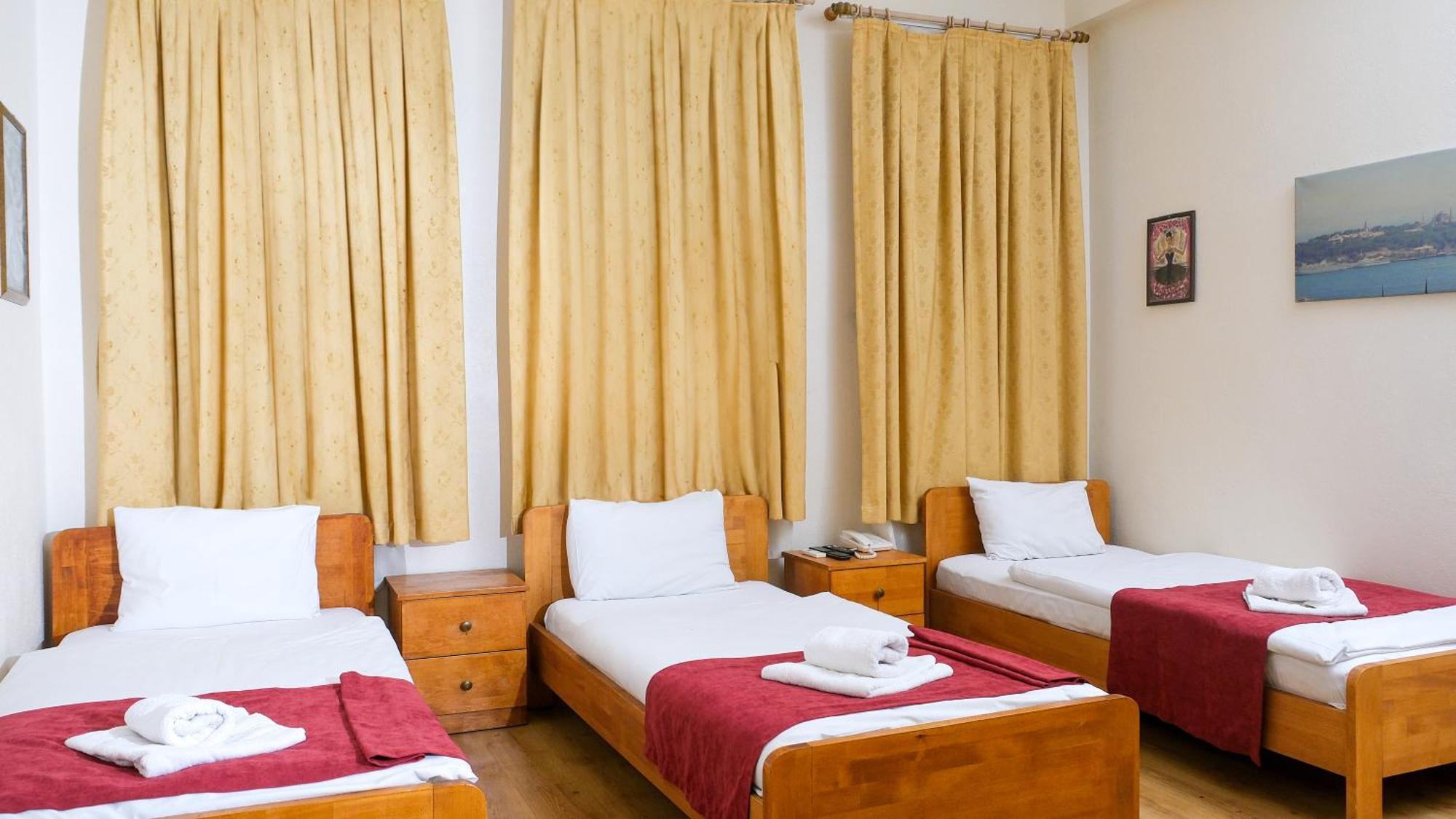 Istanbul Irish Hotel Esterno foto