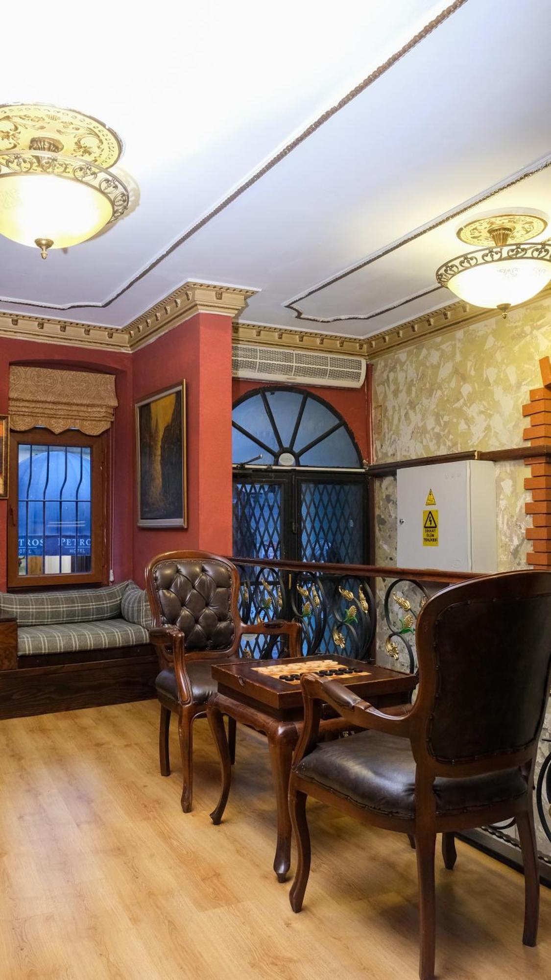 Istanbul Irish Hotel Esterno foto