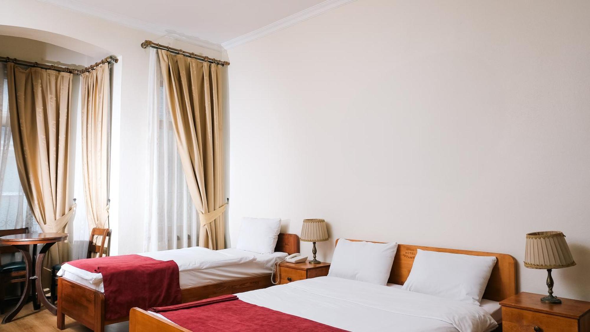 Istanbul Irish Hotel Esterno foto