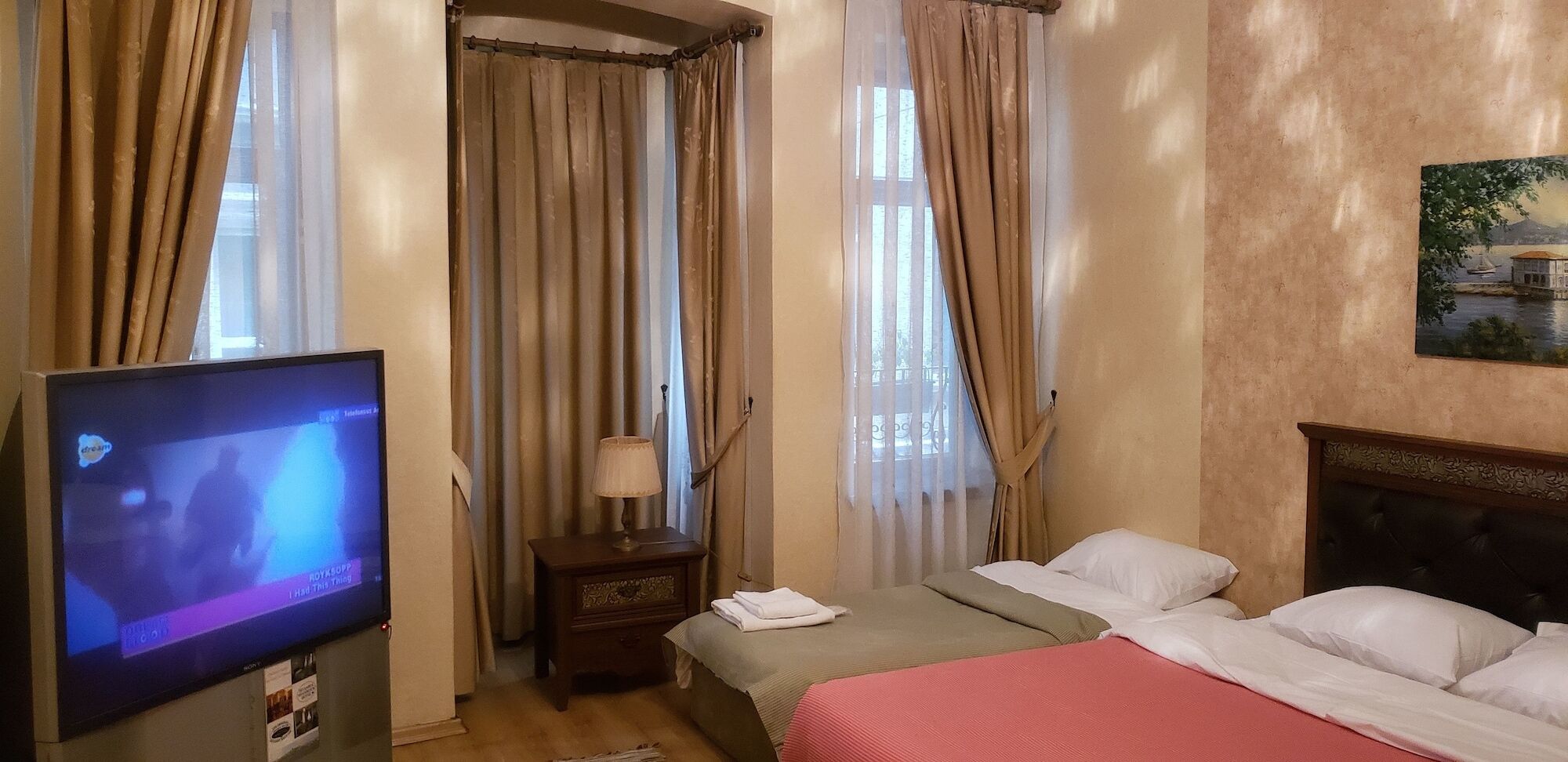 Istanbul Irish Hotel Esterno foto