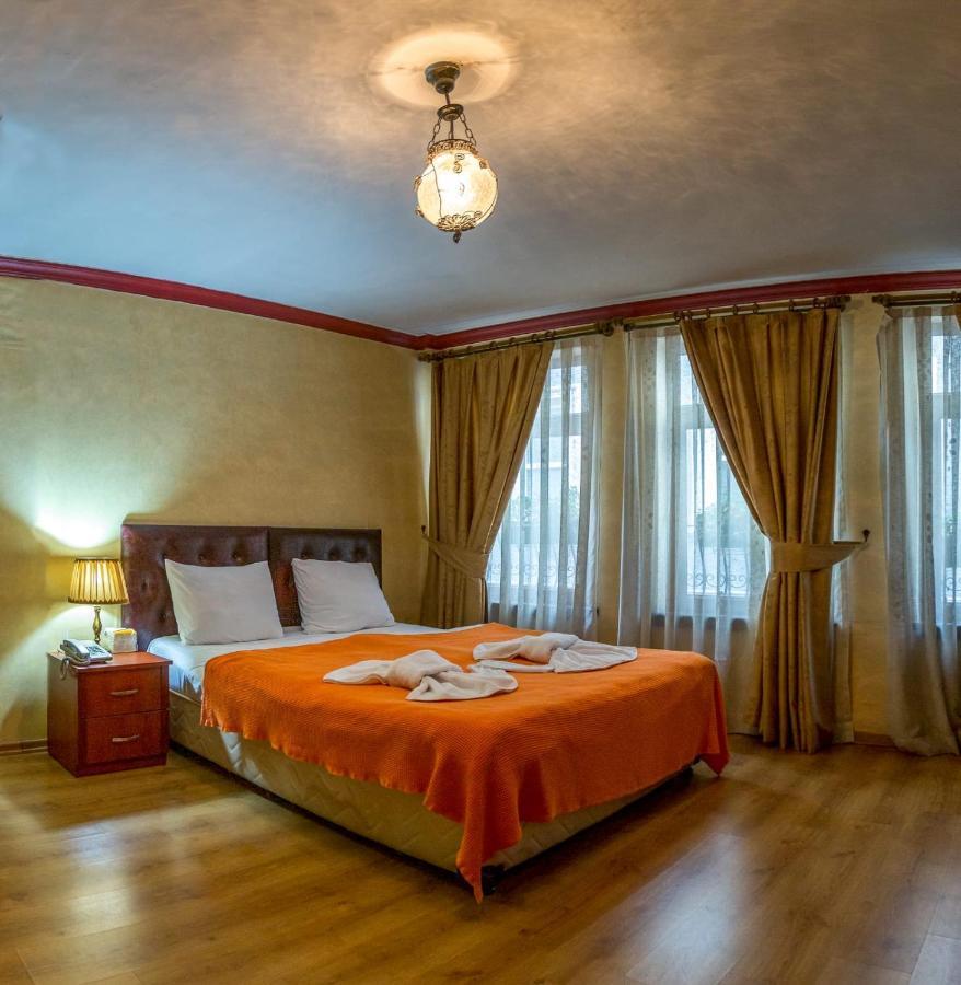 Istanbul Irish Hotel Esterno foto